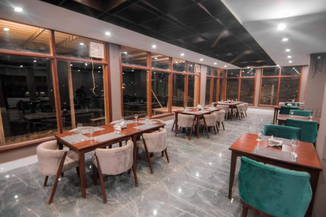Tibet Hotel Skardu Zewnętrze zdjęcie