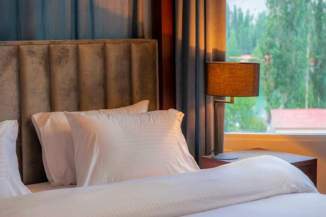 Tibet Hotel Skardu Zewnętrze zdjęcie