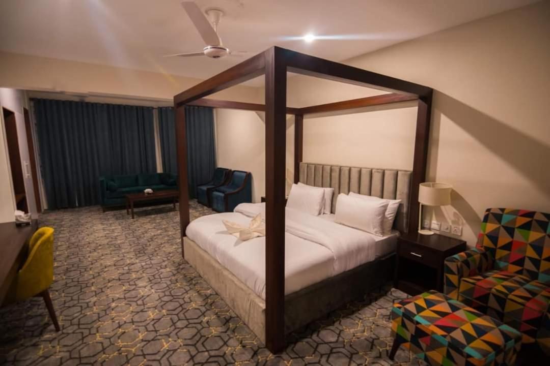 Tibet Hotel Skardu Zewnętrze zdjęcie
